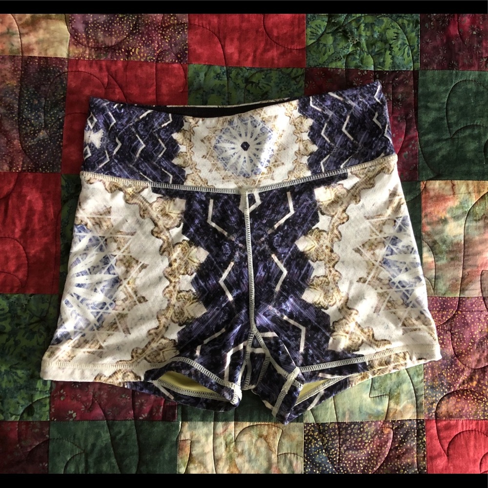 Wolven Reverie high waist shorts size s